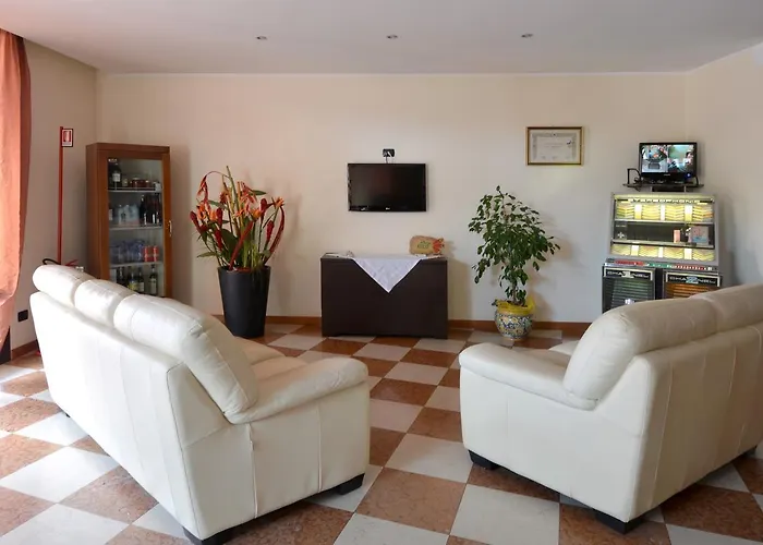 ホテル Eolo Sermide